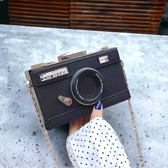 Evolving Always Handbags - Stylish Camera Style Handbag , Clutch